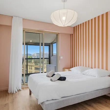 Appartement 125 M Proche Piscine&parking *