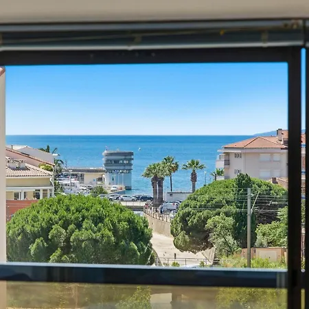 125 M Proche Piscine&parking Saint-Raphaël